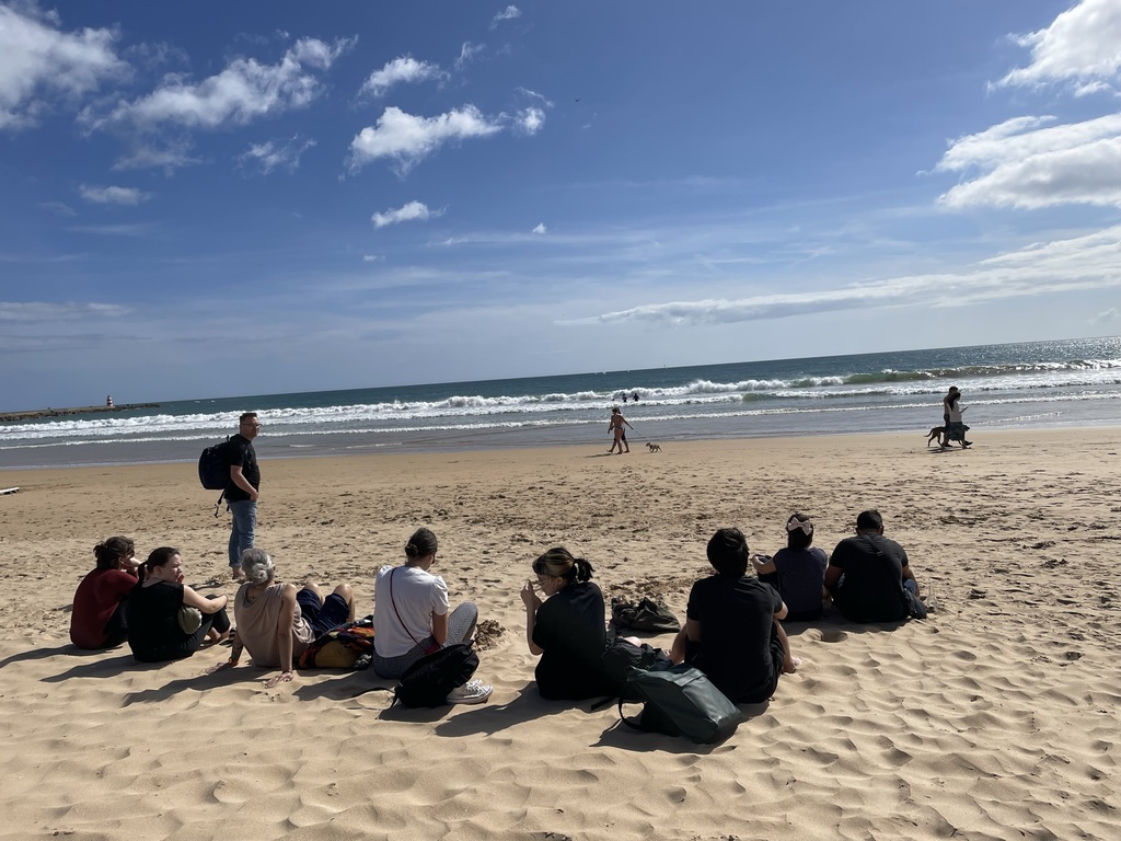 Млади за активно општество